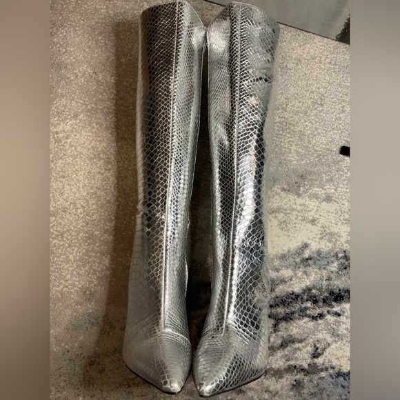 INC International Concepts Rajelp Silver Snake Knee High Boots - Size 7.5 (NIB) - Picture 14 of 16